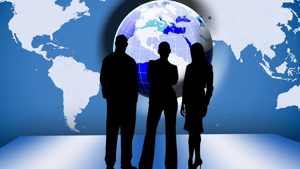 Differences in the Approach of the Human Resources People Function Between Industries and Countries